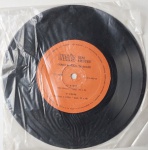 Disco vinil compacto Curso de inglês sem mestre NÃO TESTADO DESGASTES DO TEMPO VER FOTOS SEM GARANTIA