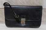 BOLSA DE MÃO 24X15 APROX. VER FOTOS DESGASTES TEMPO E DE USO GUARDADA SEM GARANTIA