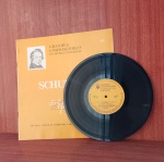 Disco de Vinil com marcas do tempo.