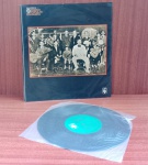 Disco de Vinil com marcas do tempo.