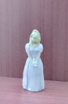 Boneca em Gesso  precisando de Reparo Represnetando Princesa com Aproximadamente da Decadas de 90, com marcas do tempo,18 cm.