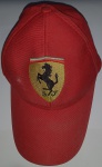 Boné ferrari