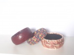 Três pulseiras c/ Aproximadamente 3cm x 7cm, Detalhes em fotos não e nova.