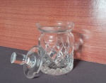Baleiro em Vidro Grosso de Frisos Fundo Destacado com 12cm x 9cm com destaque  em sua tampa.