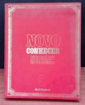 Livro Colecionismo conservado com Marcas do tempo.