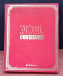 Livro Colecionismo conservado com Marcas do tempo.