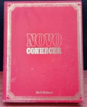 Livro Colecionismo conservado com Marcas do tempo.