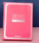 Livro Colecionismo conservado com Marcas do tempo.