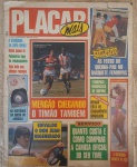 Revista Placar 1988 com desgastes do tempo e de uso