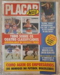 Revista Placar 1988 com desgastes do tempo e de uso