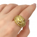 Anel em Ouro Amarelo 18Kt com Pavê de brilhantes totalizando aproximadamente 1,40Ct - Peso:12,90Gr - Medida:16