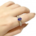 Anel em Ouro branco 18kt Com Tanzanita de aproximadamente 1,10CT e brilhantes totalizando aproximadamente 1,50Ct - Medida:16 - Peso:7,70Gr