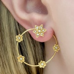 Argola em Ouro Amarelo 18Kt Com Aplique de brilhantes, Medindo 2,80Cm de Diâmetro, Peso:2,80Gr