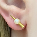 Brinco em Ouro Amarelo 18kt Com Perola, Medindo 1,40Cm de comprimento - Peso:2,10Gr