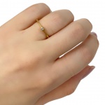 Anel Solitário em Ouro Amarelo 18Kt Com diamante de aproximadamente 0,04Ct , Peso:1,50Gr - Medida: 14