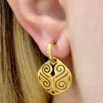 H STERN - Brinco em Ouro amarelo18kt FOSCO - Medindo:2,6cm de comprimento - Peso:3,70Gr