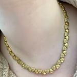 Gargantilha em Ouro Amarelo 18Kt Corações com Brilhantes totalizando aproximadamente 2,0Cts - Medindo :40Cm de comprimento 36,20Gr