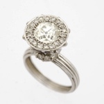 Anel dito chuveiro em ouro branco 18k com diamante central de aproximadamente 1ct, circundado com di