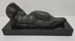 CESCHIATTI, ALFREDO. Guanabara. Escultura de bronze patinado apoiada em base de mármore. 33 x 20 x 2