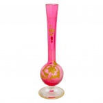 VENEZA - Antiga floreira em cristal veneziano lilás, adornada a mão com guirlandas de flores em vibrante ouro. Período 1900. Mede 15,5cm.