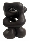 MARC BRANDANI - Escultura em terracota, estilo contemporâneo, assinada na base. Mede 24 x 17cm.