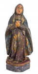 MINAS SÉC. XIX - Antiga e rara imagem sacra "Nossa Senhora das Dores", esculpida em madeira nobre policromada e vibrante ouro. Meados séc. XIX. Mede 25cm altura.