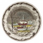 ENGLAND - Prato raso para coleção em porcelana inglesa adornado em policromia "Skakespeares sonnets" KENSINGTON. Mede 25cm.