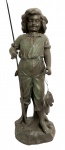 ARISTIDE DE RANIERI (1865 / 1929). - Escultura europeia em petit bronze representando garoto pescador. Assinada na base. Mede 54cm altura. Medida total 60cm.