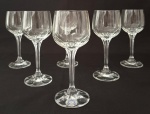 BOHEMIA - Jogo de seis taças para vinho branco em cristal translucido da BOHEMIA com lapidação em dedões. Sem uso, com etiqueta, na caixa original. Mede 13,5cm.