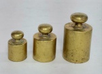 Lote de 3 Pesos para Balança em bronze - 50, 100 e 200 gramas - Medida maior: 5 cm de alt x 3 cm de diâmetro.  Conforme fotos.
