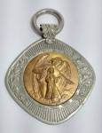 Antigo e Lindo Medalhão de Berço - Anjo da Guarda - Metal prateado e Bronze. Medida: 9,5 cm x 6,5 cm x 1 cm. Conforme fotos.