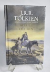 Livro Lacrado - J.R.R TOLKIEN - Editado por Christopher Tolkien - BEREN E LÚTHIEN - Com Ilustrações de Alan Lee - Capa dura - 368 páginas - Editora: Harper Collins - Medida: 21,5 cm x 14 cm x 3 cm.  A história de Beren e Lúthien é uma das mais famosas e comoventes do universo de J.R.R. Tolkien, a Terra-média. É a história de um amor impossível entre um homem mortal, Beren, e uma elfa imortal, Lúthien, e sua luta para ficarem juntos, enfrentando grandes perigos e desafios.