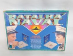 Antigo, Divertido e Estratégico Jogo - BATALHA NAVAL - GROW - Completo - Maleta e peças em plástico rígido - Acondicionado na caixa original - Acompanha folhetos com regras do jogo - Medida da caixa: 33,5 cm x 23 cm x 4 cm. Conforme fotos.