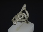 Anel de prata contrastada, serpente de 2 cabeças. Aro 12