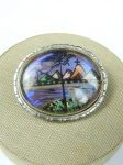 Broche vintage trabalhado com asas de borboleta estampando  Pão de Açucar e Corcovado Rio de Janeiro. Item de coleção. 3,5x3 cm