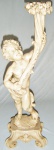 CANDELABRO EM FORMA DE ESCULTURA DE QUERUBIM - Lindíssima peça de origem européia feita em pesada resina com fino acabamento. Medidas 60cm x 19cm
