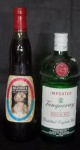 Duas (2) garrafas de bebidas sem garantia de uso, um vinho francês Béatrice de Provence e um Dry especial Tanqueray ambos com 1 litro.