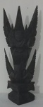 Arte tribal - Esculturas Indonésia em madeira de balsa, com representação figuras zoomórficas .24,5 cm.