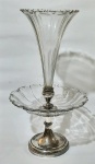 BACCARAT - MAGNIFICA E GRANDIOSA FLOREIRA CENTRO DE MESA EM CRISTAL FRANCES COM BASE EM METAL ESPESS