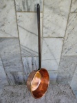 Panela em cobre com alça de ferro . Panela 19cm x 16 cm Cabo 38 cm