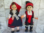CASAL DE BONECOS com traje típico Portugues . Rosto de borracha , olhos de vidro que se mexem . Med  45 cm e 49 cm