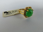 Lindo anel com pedra em jade - aro 18 . Pesa 5,5 g