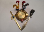 Lote com souvenirs de viagem : cinzeiro , 2 espátulas e 2 galos de Barcelos Medem  de 8 a 15 cm.