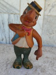 ZE CARIOCA ; da animação da Disney. É conhecido por seu estilo charmoso , com um chapéu de palha , gravata borboleta e jaqueta  . O presente personagem e um boneco muito antigo e totalmente em borracha . Uma raridade !!! Mede 28 cm