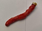 CORAL COM OURO : Pedantife com 6 cm de comprimento e pesando 3,6 gramas .