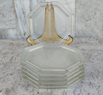 Conjunto de seis pratos , estilo ART DECO ,  em vidro transparente  formato hexagonal e  superfície texturizada ao centro  Mede 20 cm e cada lado 8 cm..