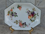 Travessa oitavada em porcelana inglesa da marca Fresh fruit - Johnson  Brothers made in England  toda decorada com frutos e flores coloridas  . Medidas  30 cm x 23  x 3,5 cm