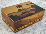CAIXA em madeira brasileira com paisagem do RIO DE JANEIRO antigo em  marqueterie . Mede 18 x 12 x 7 cm. LINDA !!!.