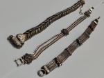 PRATA - JÓIA - Tres pulseiras em prata diferentes modelos  , medem 19,5 cm , 17,5 cm e 18,5 cm . PESOS : 24 ,27 e 32,7 gramas .