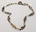Pulseira produzida em prata de lei, comprimento aberto:17,5cm.
